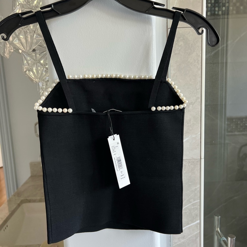 Alice + Olivia Drina Faux Pearl Cropped Rib Tank - Picture 5 of 11